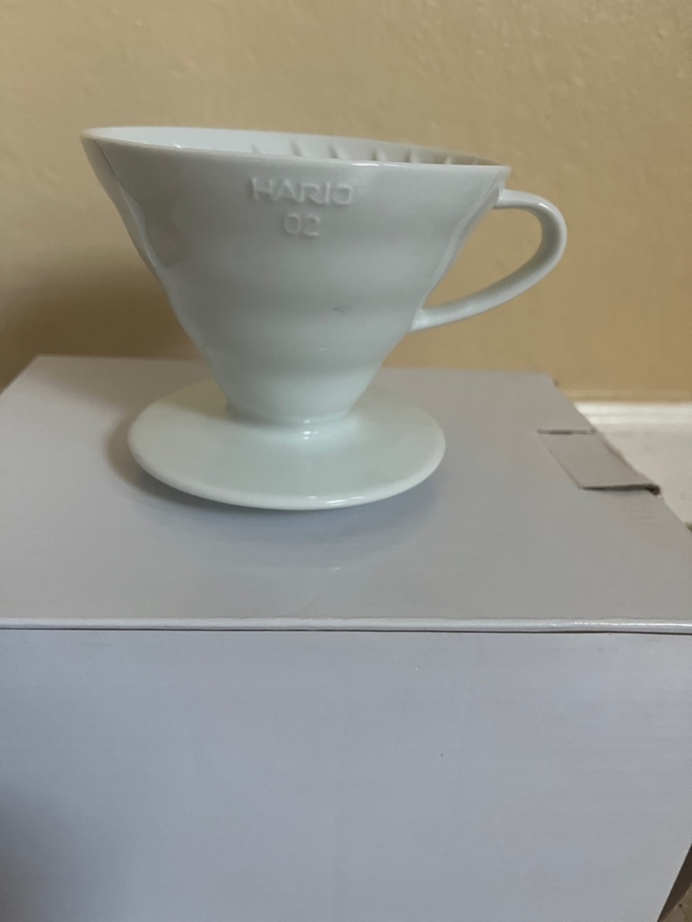 Hario White Ceramic V60 Dripper
02 Pour Over Coffee Maker Made in Japan